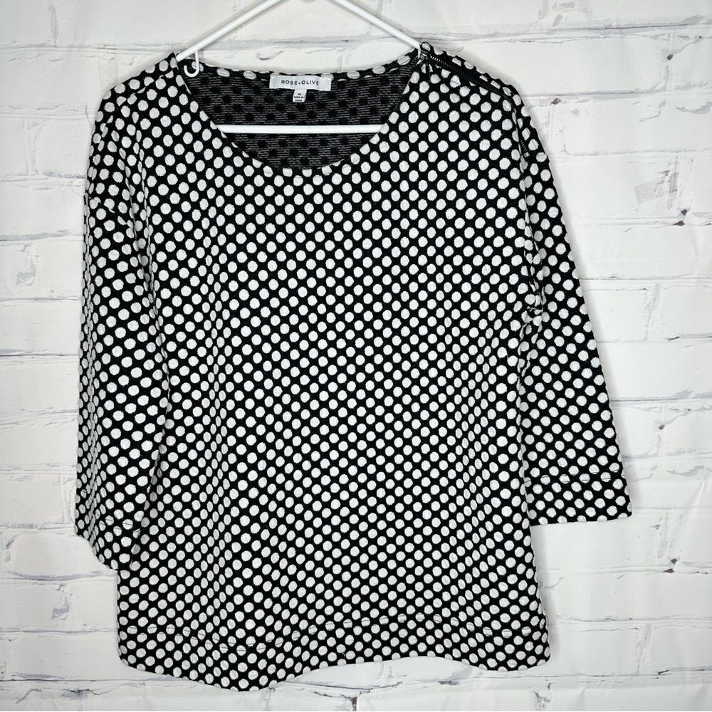 Rose & Olive medium‎ black & white top